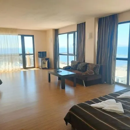 студиа при американеца