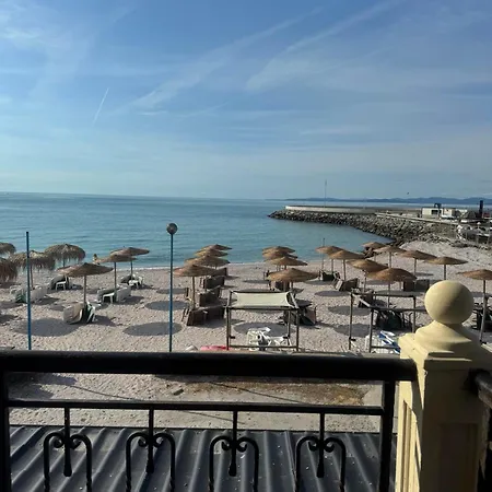 студиа при американеца Hotel Pomorie