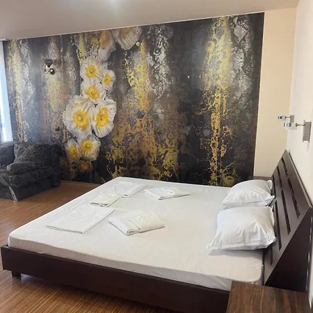 студиа при американеца Hotel Pomorie